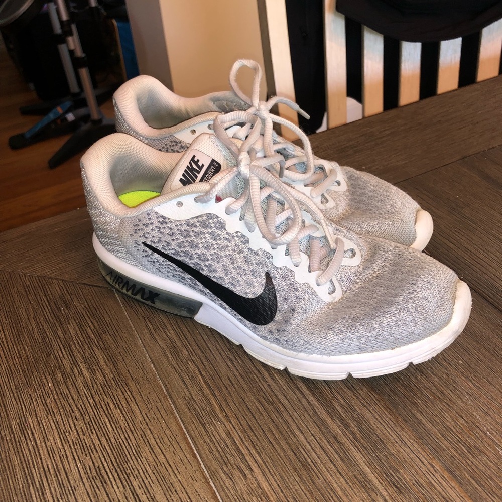 Grey nike air max!
